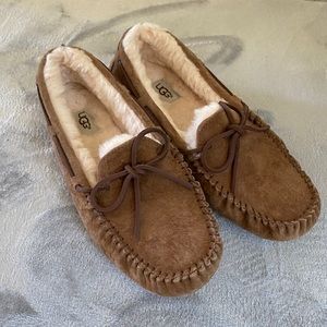 New Women Ugg Dakota Moccasins